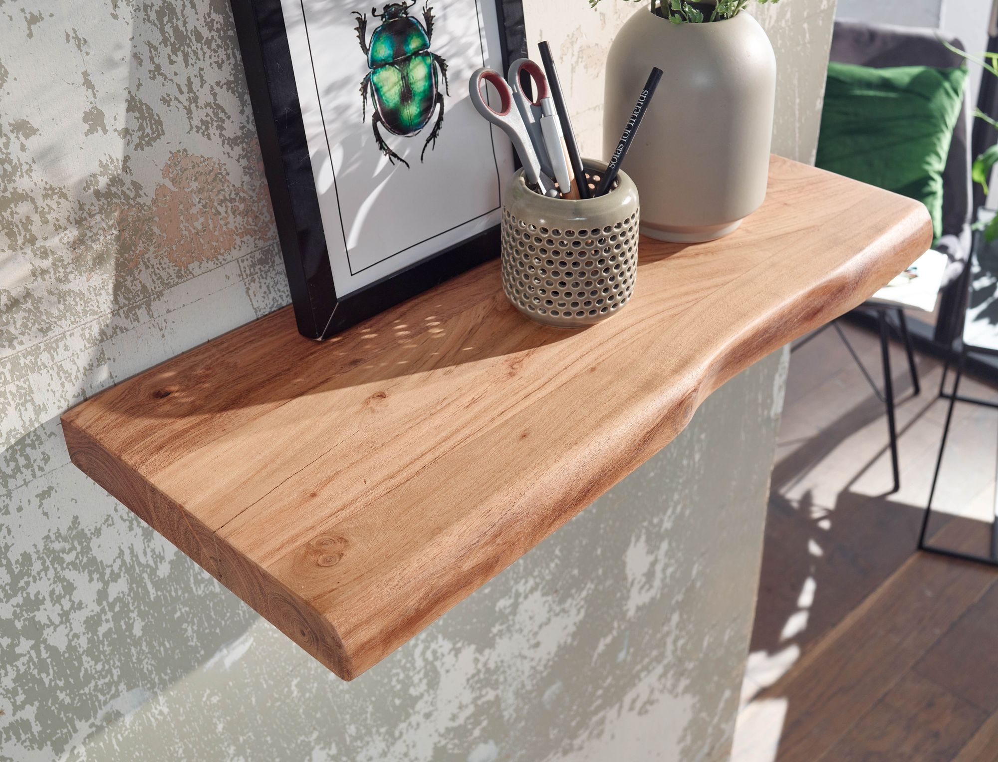 Design Wandboard mit Baumkante Akazie Massivholz 60 cm