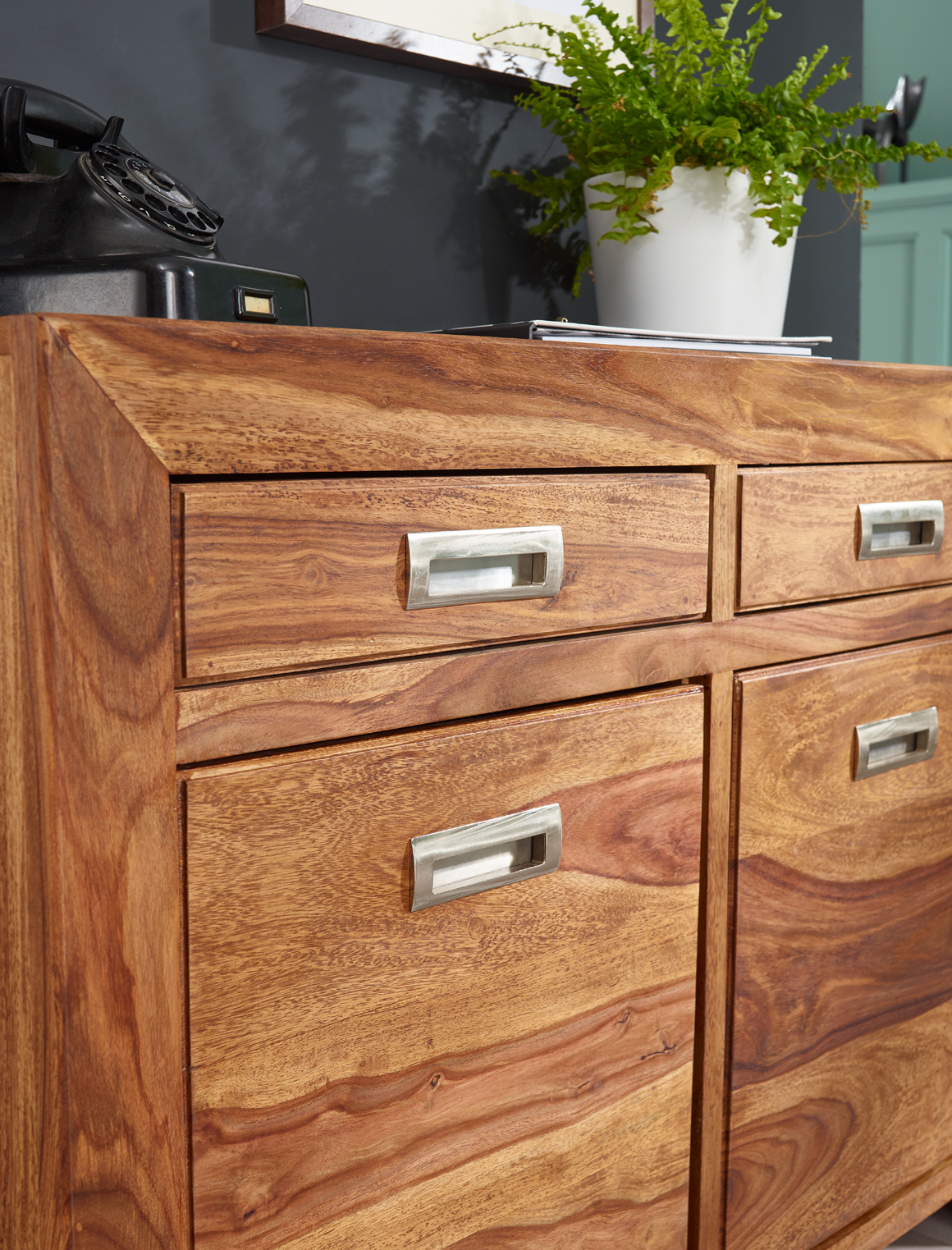 34326-WOHNLING-Sideboard-MUMBAI-Massivholz-Sheesh_3.jpg