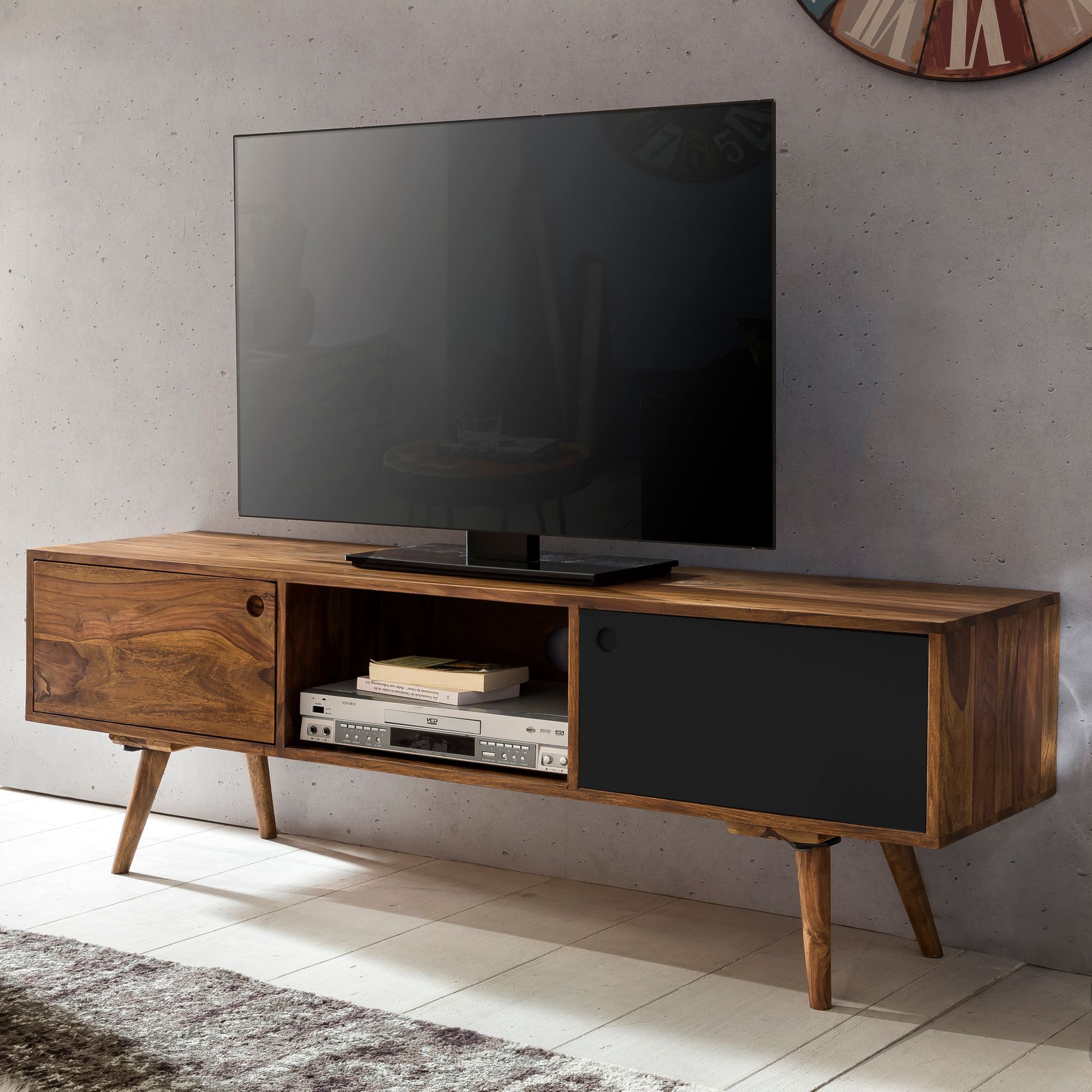 41915-WOHNLING-TV-Lowboard-REPA-140-cm-Massiv-Holz-.jpg