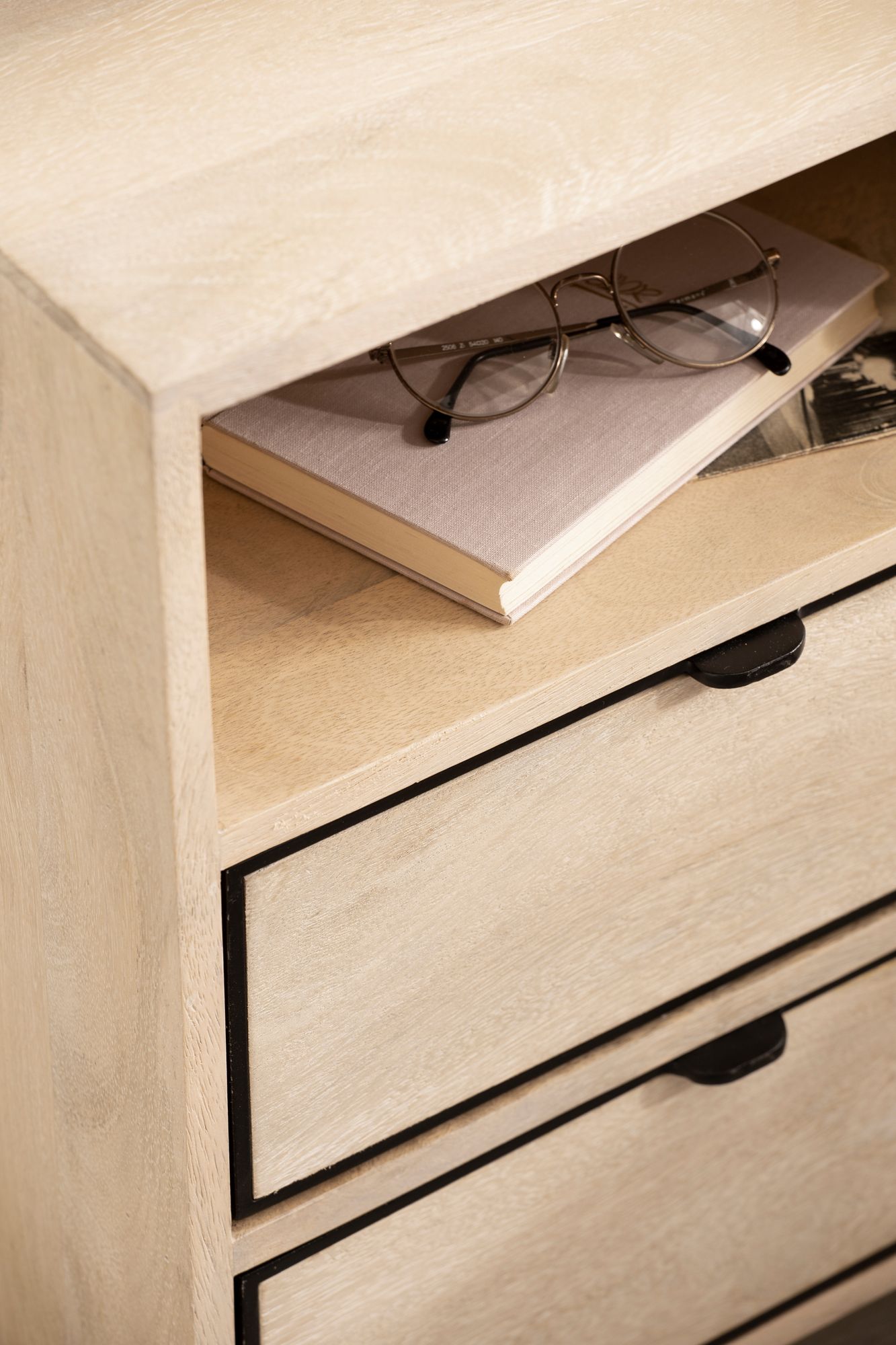 88232-WOHNLING-Nachtkonsole-43x30x60-cm-Mango-Massivholz-WL6-787-WL6-787_3.jpg