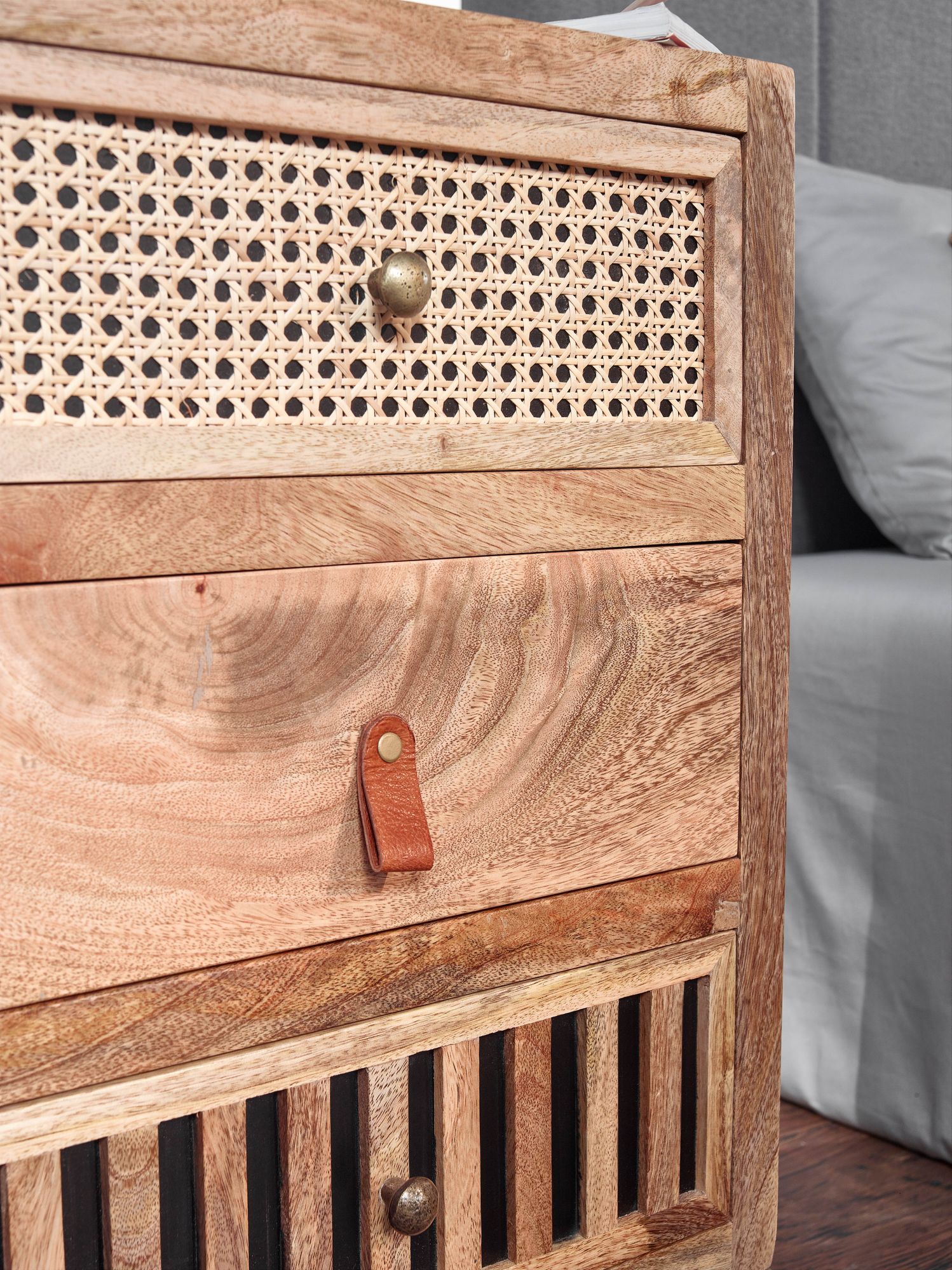 64425-Wohnling-Nachtkaestchen-Mango-Holz-40x30x60-cm-WL6-482-WL6-482_3.jpg